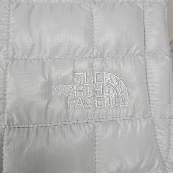 The North Face White Thermoball Eco Lightweight Insulated Full Zip Vest Small - Picture 14 of 16